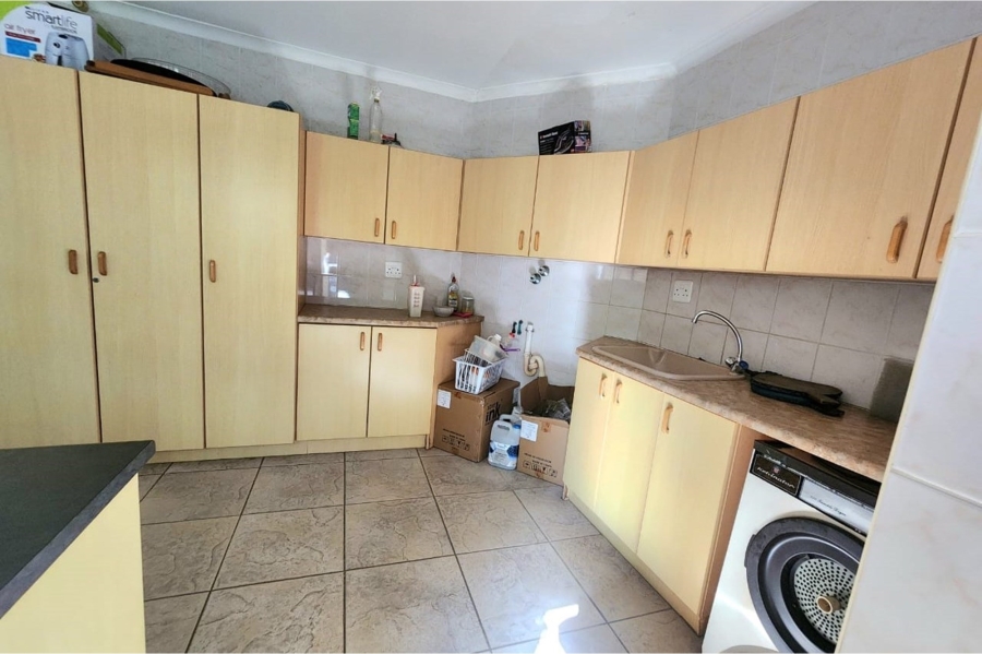 6 Bedroom Property for Sale in Wavecrest Eastern Cape